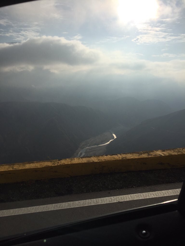 Bucaramanga's tweet photo. #BuenosDiasBUC @SIMUNOZV Inicié 2016 disfrutando la belleza inconmensurable de nuestra tierra santandereana! https://t.co/w02kCJVfzX