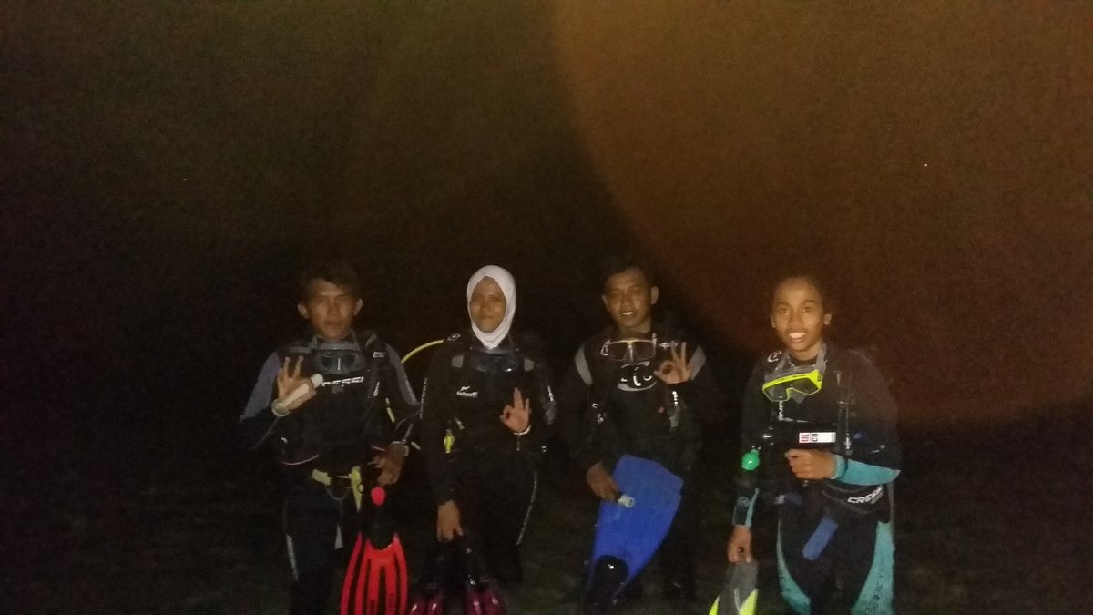 You know , this is my First NightDive , and it is AMAZING 😄😄😄