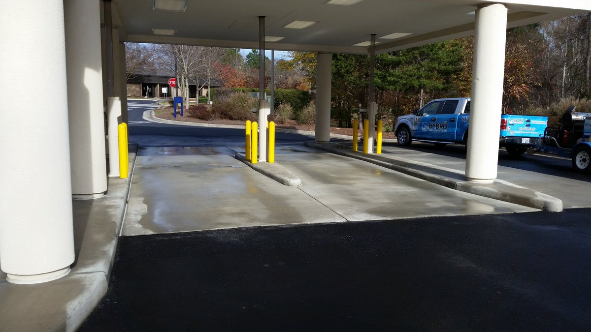 HydroPressureCl's tweet photo. First Job of 2016.  # hydropressureclean # pressure washing #Raleigh # Hydro Pressure Clean https://t.co/gqV8eNukXo