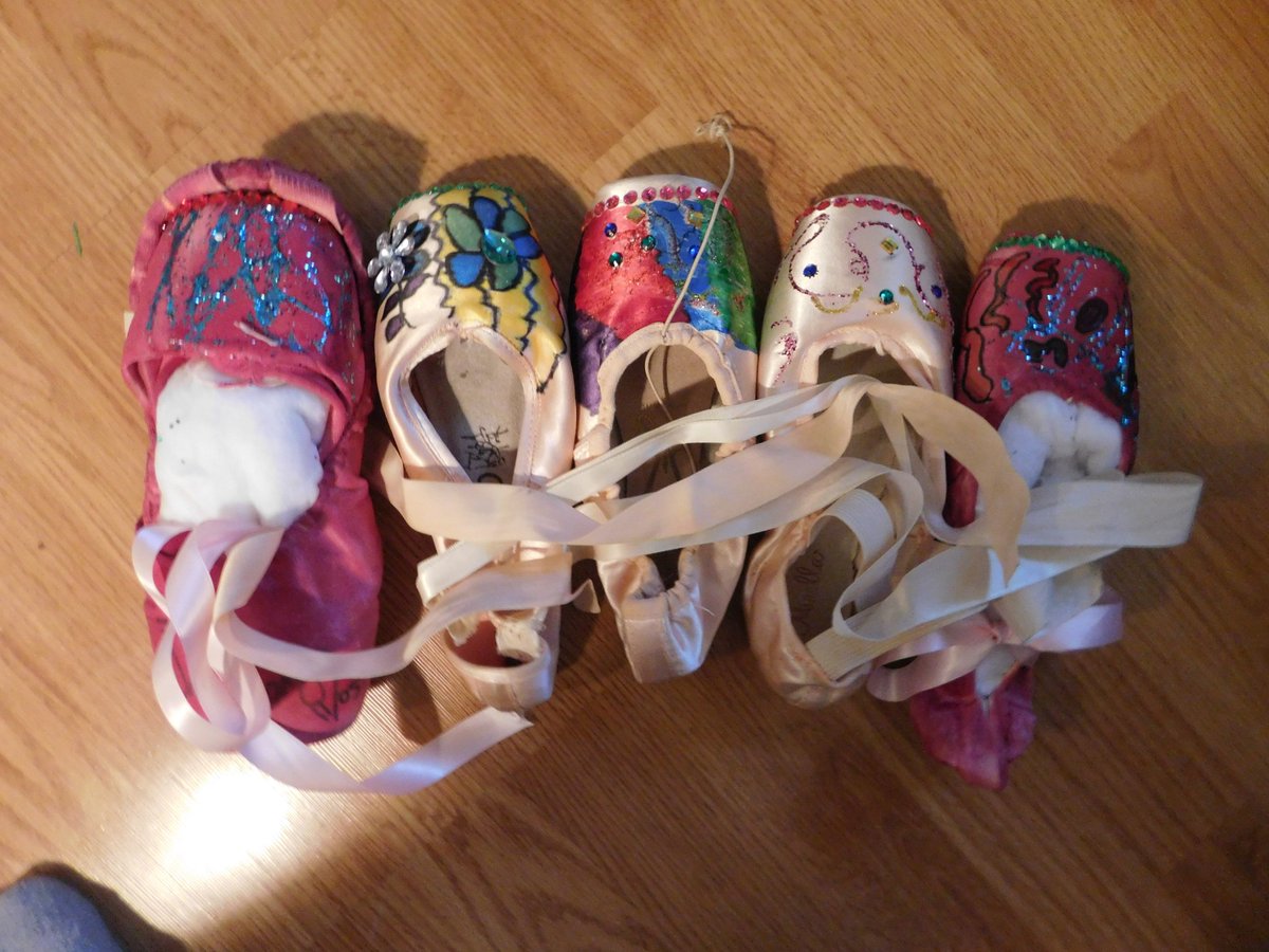 Creative_Refuge's tweet photo. What can you recycle for homeless children?  "Dead" books and pointe shoes re-purposed #ballet #booklovers #enpointe https://t.co/fj0F5KgdXo