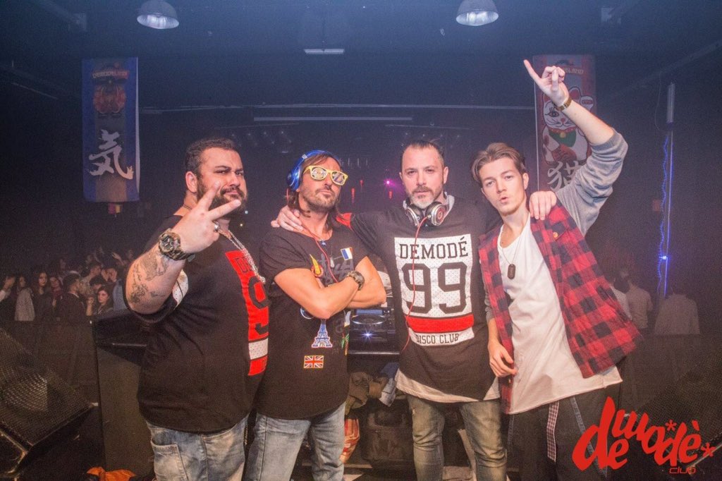 DemodeClub's tweet photo. [PH] 31.12.2015 | #DemodeLand #Capodanno2016 - Foto by @GiorgioIannelli - https://t.co/dgujM4W6dv https://t.co/sqrzqcxxH8
