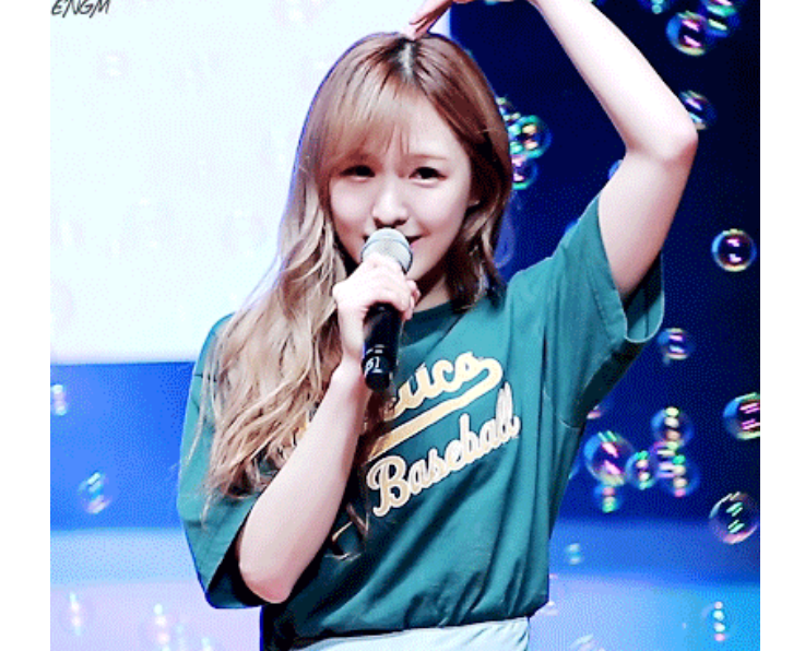 instiz's tweet photo. 태연을 좋아하는 정도가 아니라는 한 아이돌 멤버.jpgif (feat.유타) https://t.co/8NvTZdX3aT https://t.co/tjB7FVRBka