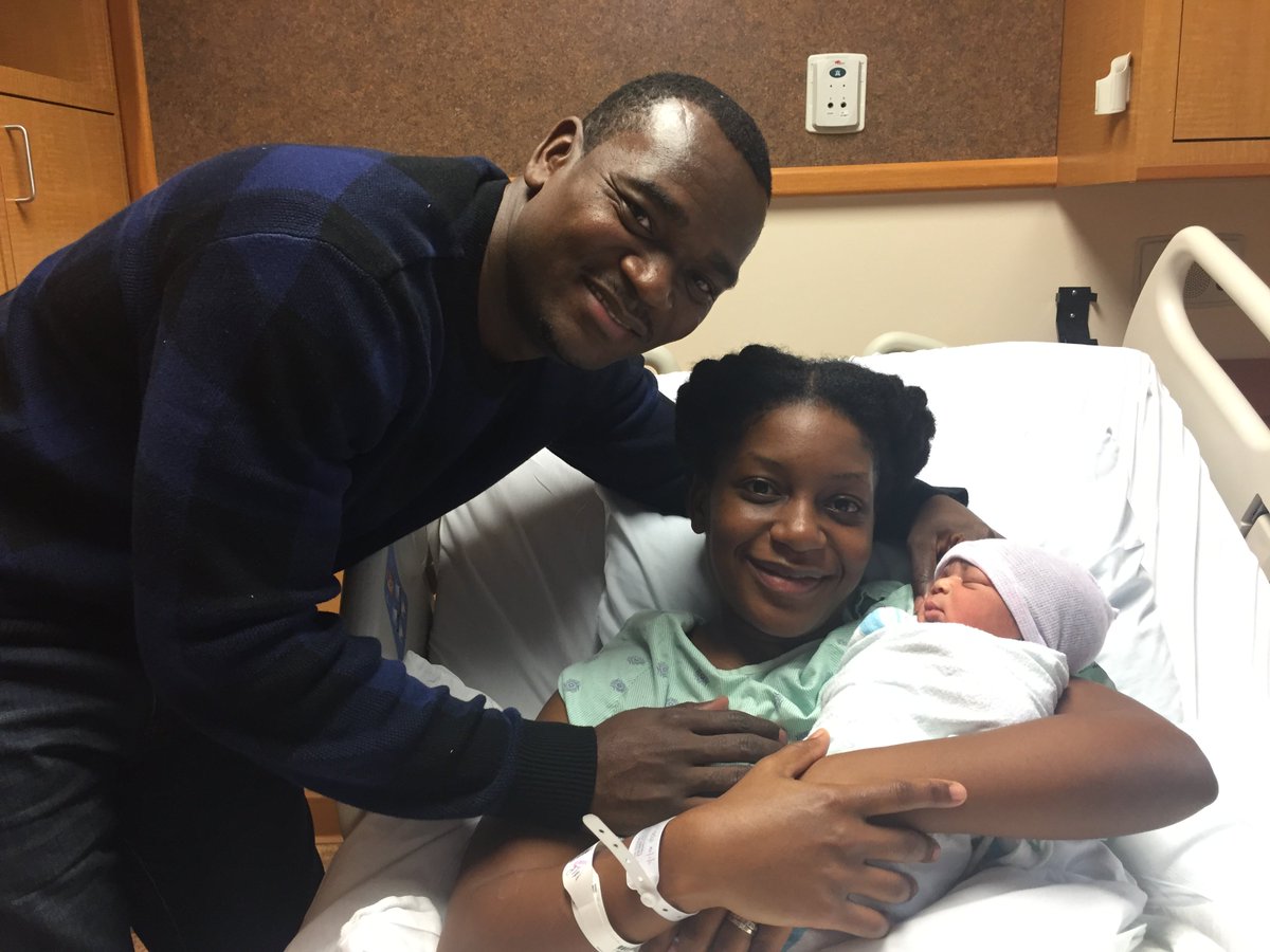 #HAPPYNEWYEAR: First baby of #2016 @ Memorial Regional Hospital. Meet the family! #NYE #baby bit.ly/1NWuaNb?utm_me… https://t.co/U0tiMIUy7h