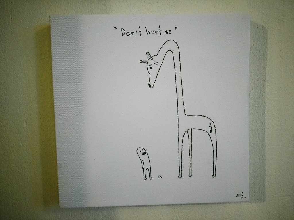 minato2013's tweet image. "Please, look at me" 
"Hey!" 
"Don't hurt me" 
#mrfail #AdayinAlife