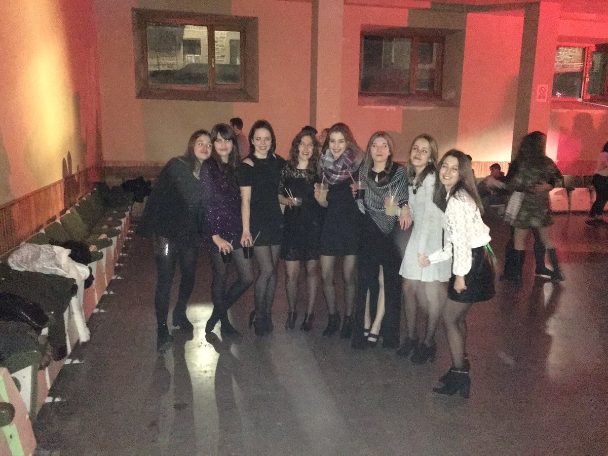 miriam_vdp's tweet photo. Brindo por las mías 💖 https://t.co/iCL1rM4amm