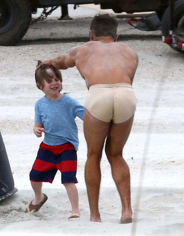 FitFamousMales's tweet photo. He's a Hollywood Hunk we'd love to get dirty with. Your number 5 Fittest Male of 2015 is @ZacEfron! #FFM50 https://t.co/XT6tqgTO1q