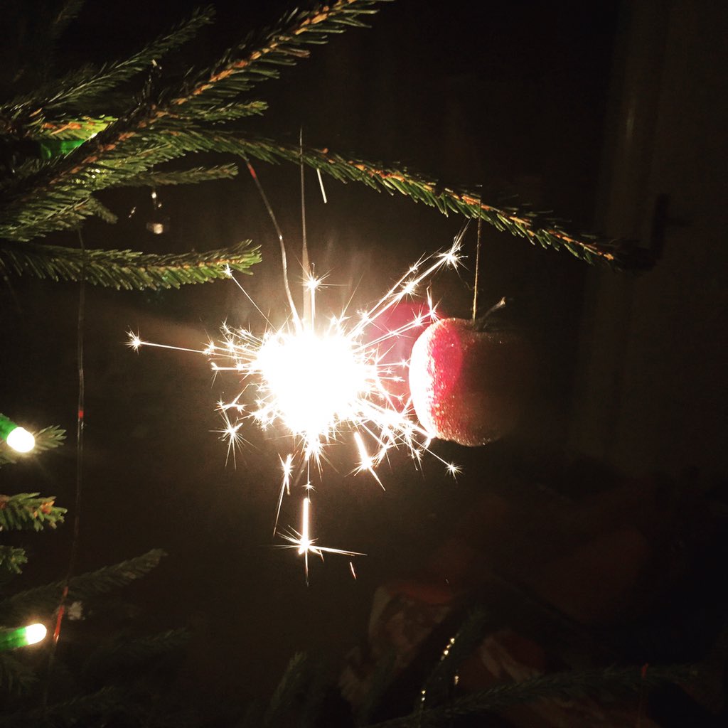 BalticBox's tweet image. Brīnišķīgiem un gardiem pārsteigumiem pilnu 2016. gadu! Lai piepildās visas vēlēšanās!