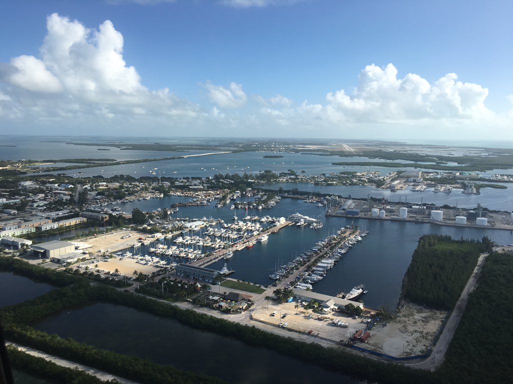 SIMV_KeyWest's tweet photo. New year, new horizons! #HappyNewYear from #KeyWest! #CruiseTheKeys https://t.co/qUPSpJ5e2C
