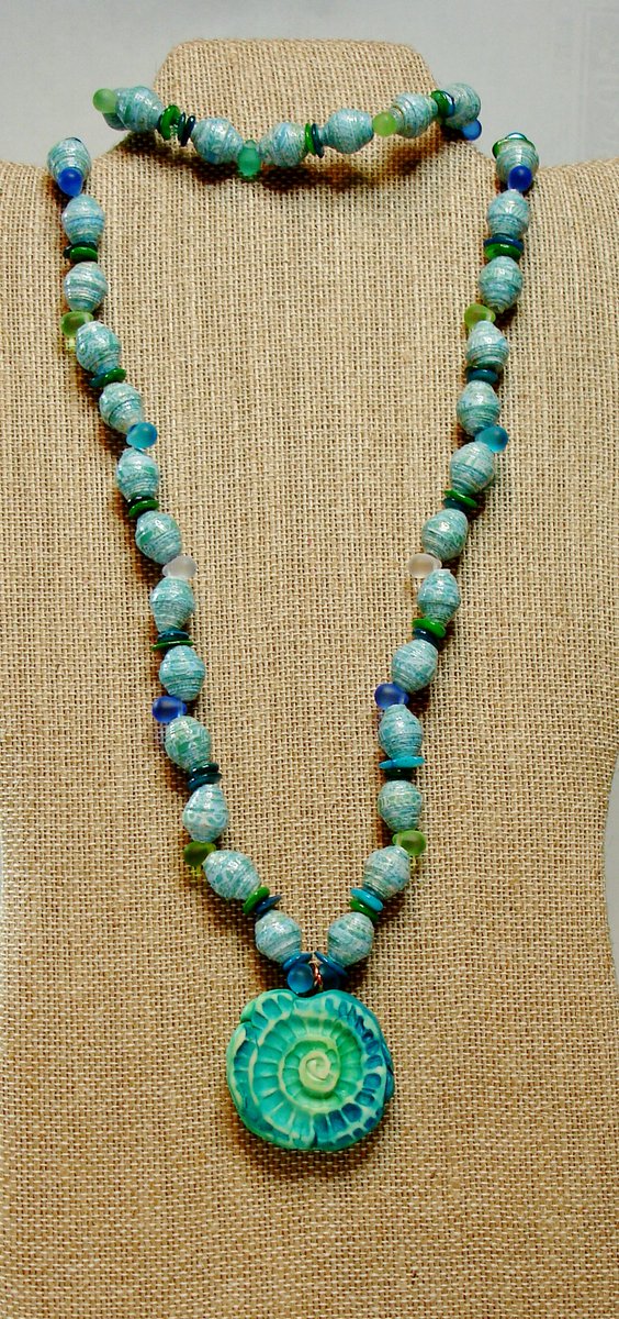 paperbeadboutiq's tweet photo. Give #paperbeadjewelry a try! Durable, Unique &amp; quite a conversation piece!
https://t.co/vepSzs4aBa #pottiteam https://t.co/kJTF652z0A