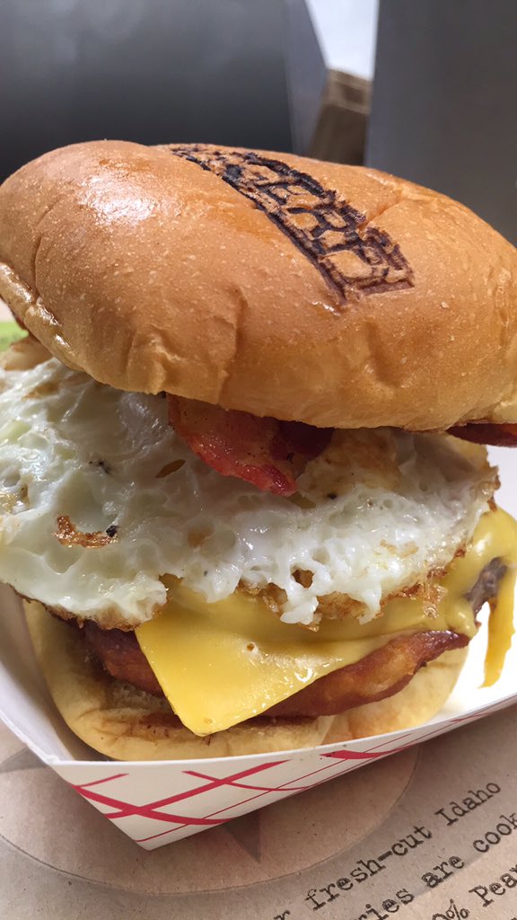 bfilfk's tweet photo. Come get your grub on $5 Breakfast All Day burgers to ring in 2016, as always $4 bloody Mary's and Mimosas https://t.co/WbYRHOuY66