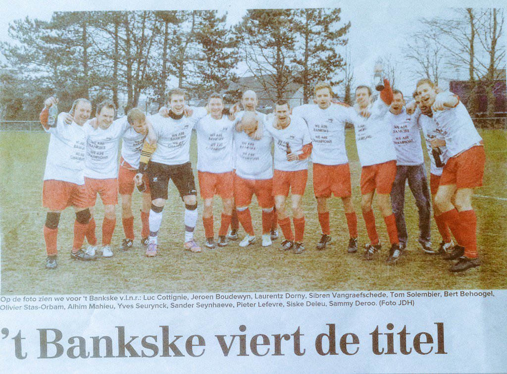 wearebankske's tweet photo. 2015, het jaar waarin we kampioen speelden. Wij van @wearebankske wensen jullie een sportief en geweldig 2016! 🎉 https://t.co/ttwU6zq0vr