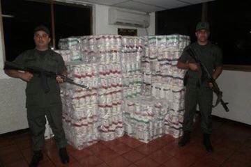 Venezuela - ¿La revolución convirtió a los militares en payasos? CXpbaadUsAAPO9_