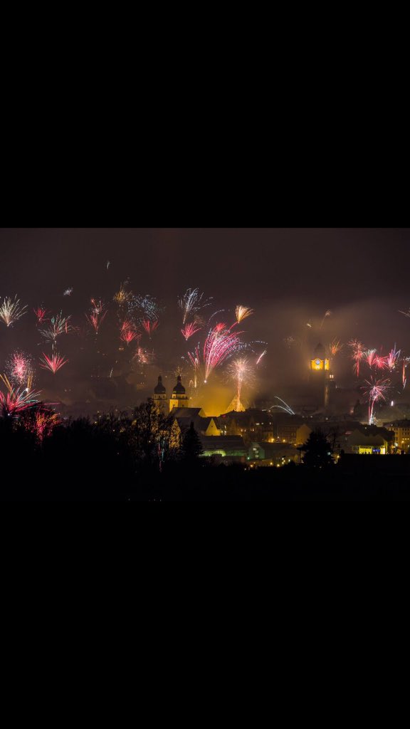 suxnny's tweet photo. Happy new year❤️🎉🔙 https://t.co/3qljFKTm3m