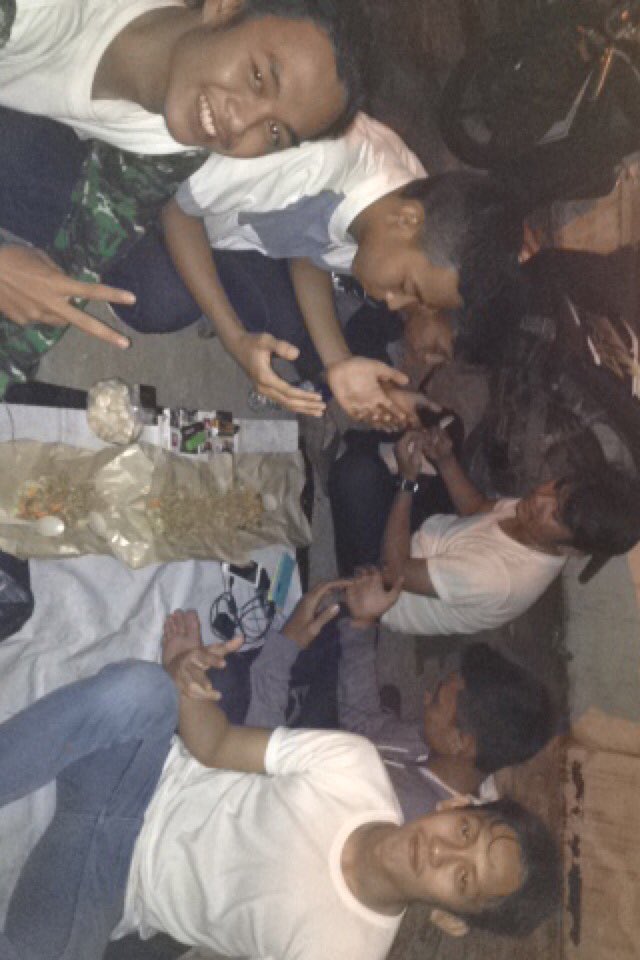 Makan bersama at kopdaran