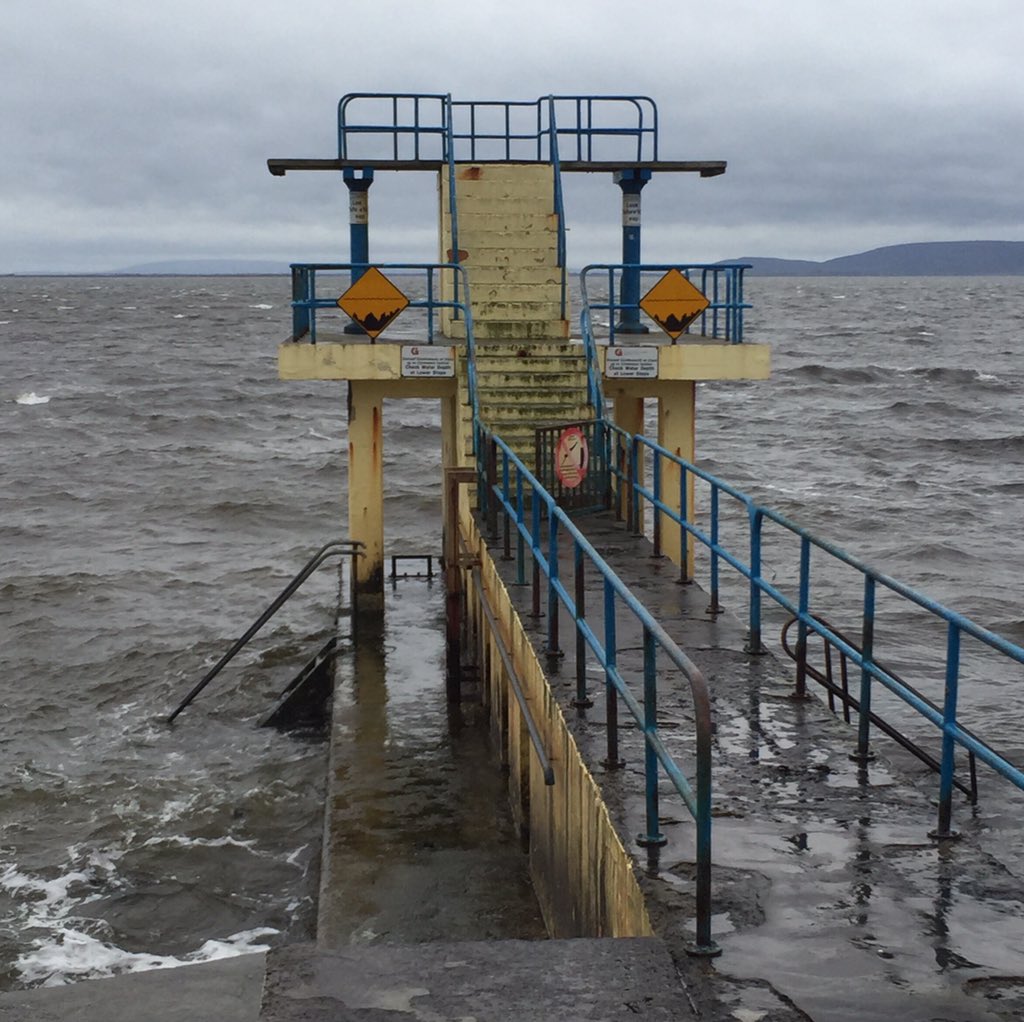 DeniseHampson's tweet image. Open sea diving tower at Salt Hill, Galway. Some locals had just been in for a New Year dip! #denise2016 #1of366