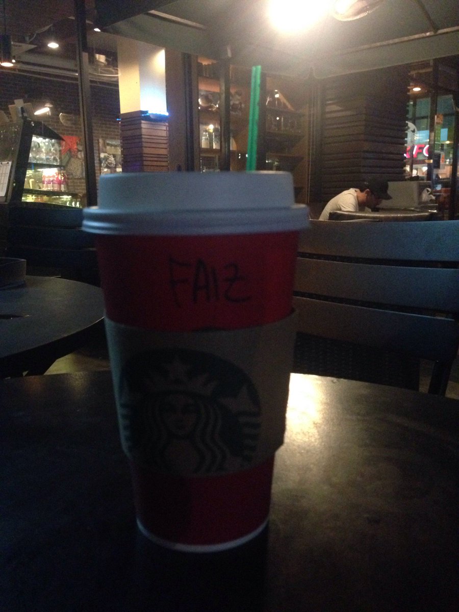ziafmihar's tweet photo. I'm at Starbucks Coffee in Pantai Chenang, Kedah w/ @wandyzahidi https://t.co/jxuyS3aLE9 https://t.co/yTEMLs5IrE