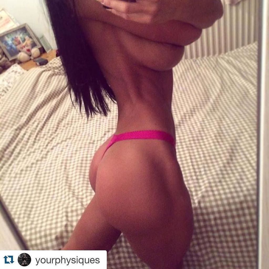 Buffyshots's tweet photo. @katieholderukbff: Happy Hump Day ππ» #Repost @yourphysiques with @repostapp.
γ»γ»γ»
πππΌ #datmuscle #instafitness #hoβ¦ https://t.co/maXqzkoXQj