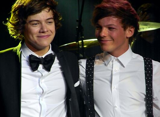 _thisispainful_'s tweet image. We want to see this smile again Louis. #StopToDrinkLouisTakeCare #StopToControlLarry