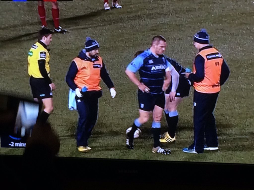 niccimiles's tweet photo. We saw you! @JMilesPT #phsio #cardiffblues #mybigbro https://t.co/Lu8rg2pL41