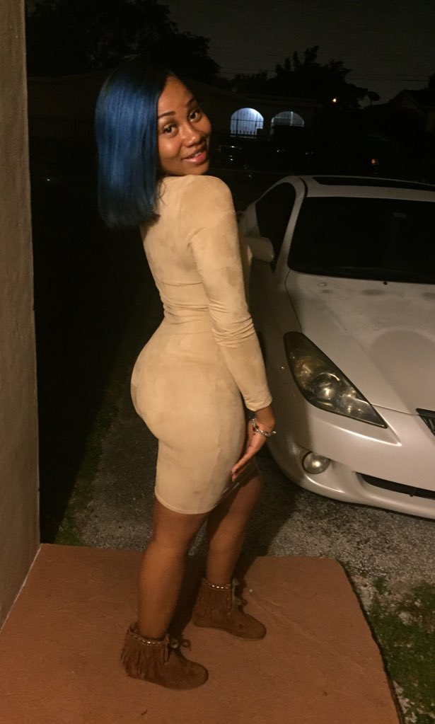 __fvqkYOU's tweet photo. happy New Years 🎉🍾🍸😁 https://t.co/VwsEIn55vV