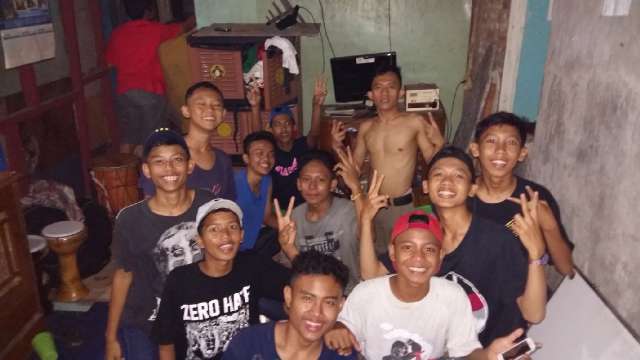 AnrRzky's tweet photo. Asrama6 HappyNewYears2016✌ https://t.co/Znt32xj2NE