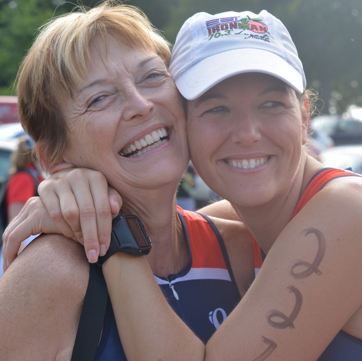 FleetFeetKnox's tweet photo. Read Dana and Kyli's stories to see how #RunningChangedEverything for this mom & daughter: https://t.co/ZhFvshCb2M https://t.co/gQpm7qBOuD