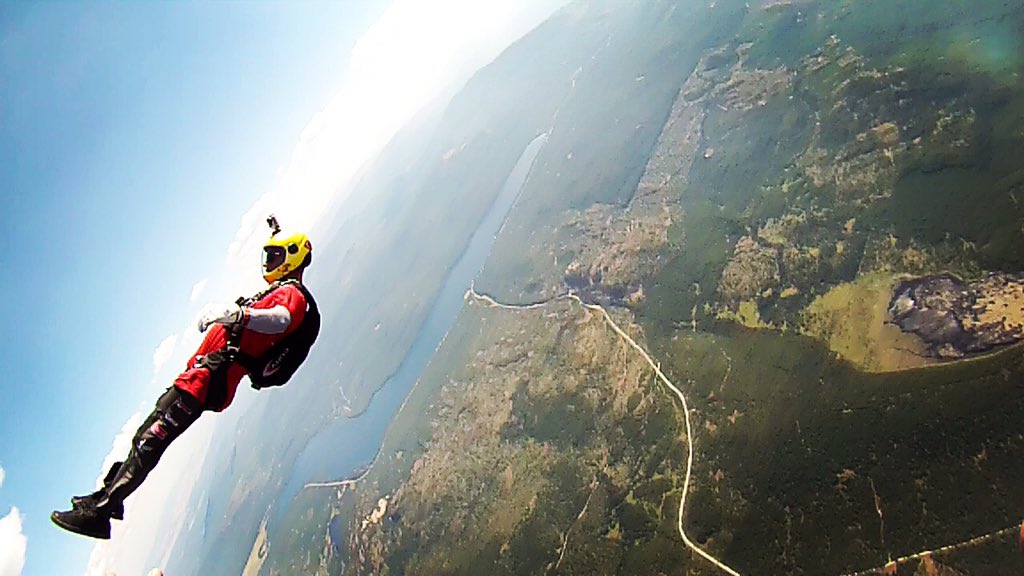 skydivetoontown's tweet photo. Some back flying! #SkydiveSaskatoon #yxe #backfly #awesome #skydive https://t.co/HHhg3B2jzd