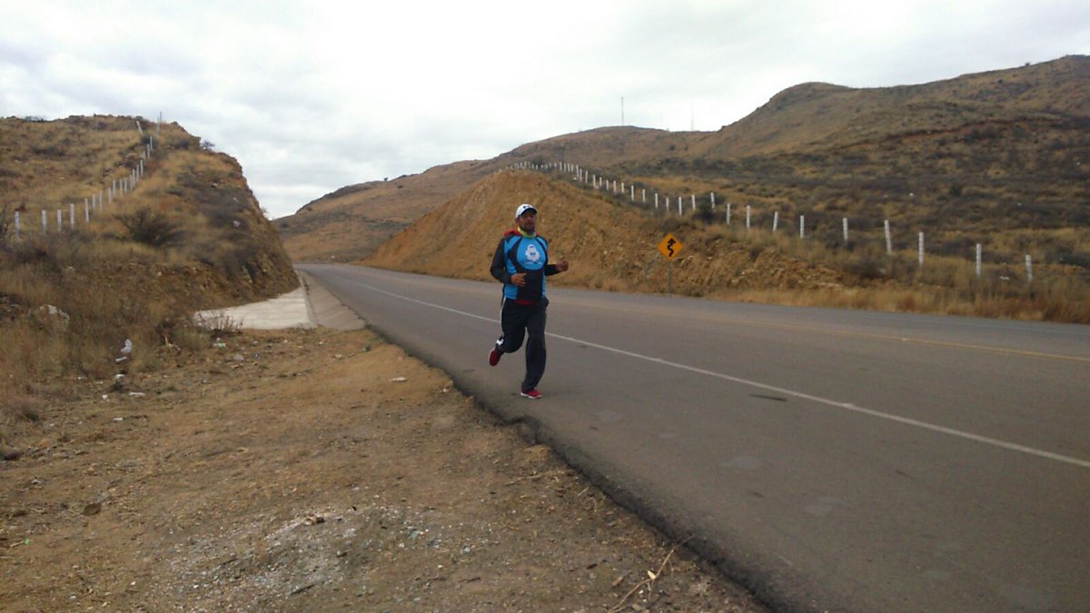 LuisSerrano_'s tweet image. Si @RunEco !! Hoy recibí a 2016 con 28k en 2'35" y 2°C @RunExperienceMX @CorrerMeHa @YoElegiCorrer @palabraderunner