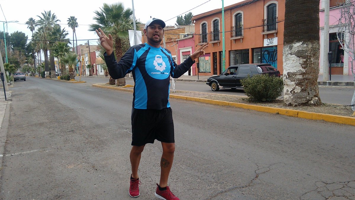 LuisSerrano_'s tweet image. Si @RunEco !! Hoy recibí a 2016 con 28k en 2'35" y 2°C @RunExperienceMX @CorrerMeHa @YoElegiCorrer @palabraderunner