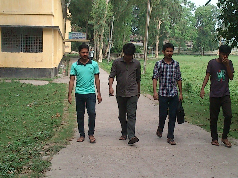 ManikVersion's tweet image. Can you say which one is me?