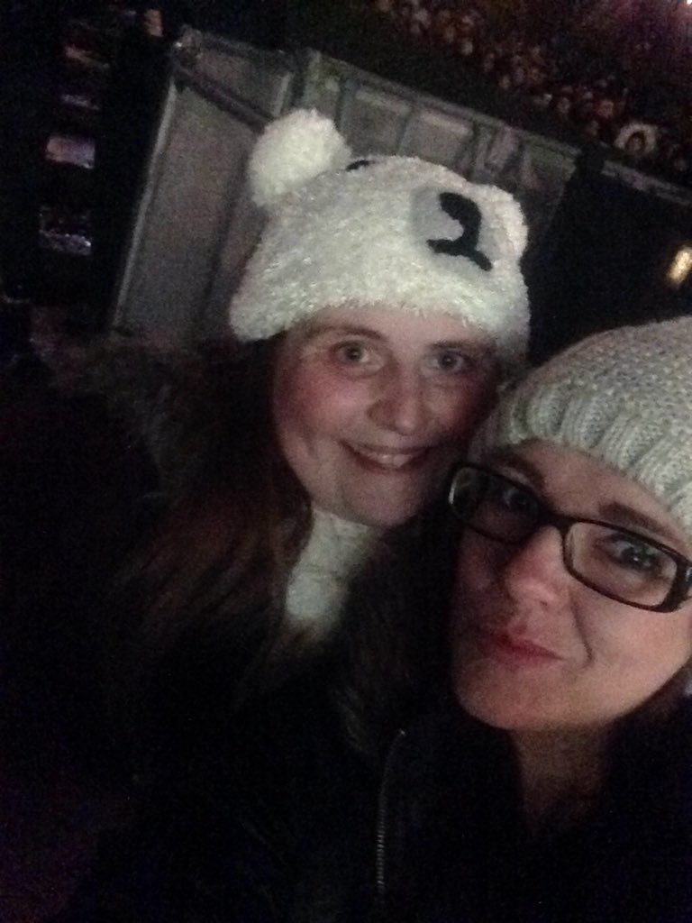angelxbx's tweet photo. #blogmany get it started https://t.co/wwexVNGpzg