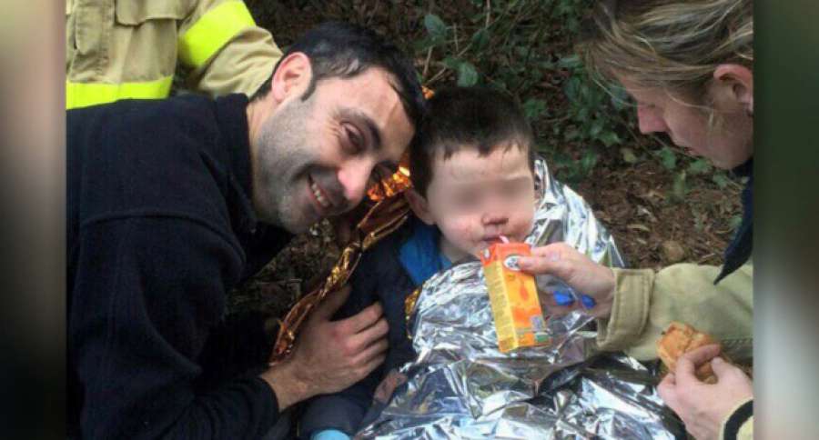 A3Noticias's tweet photo. Los voluntarios que rescataron al niño Jordi: "Estaba entre matorrales, pero tranquilo"  ▶ https://t.co/DwSp703Grs https://t.co/5ZsYTuU8Xt