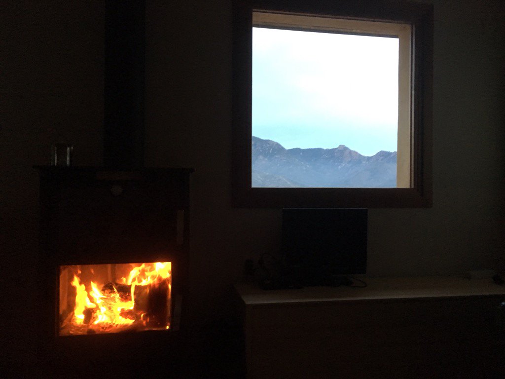 Al calor de la chimenea y con el castillo del castro de estampa navideña despedimos el 2015