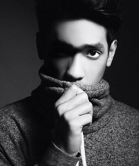 [INSTAGRAM] arez27: HALLOOO✨ diawal tahun ini saya mengadakan giveaway followback loh untuk 5 pemenang✨ caranya gam…