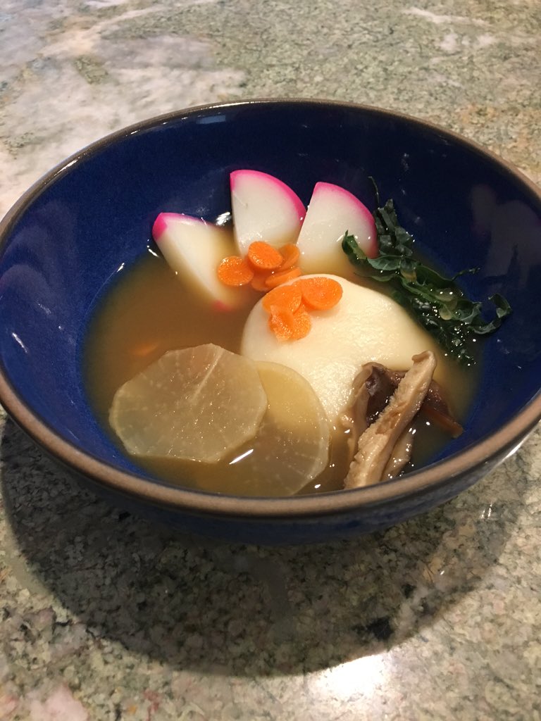 nichibei's tweet photo. RT @rochele: Ozoni New Year soup to start off 2016! https://t.co/qj7RTZhDhX