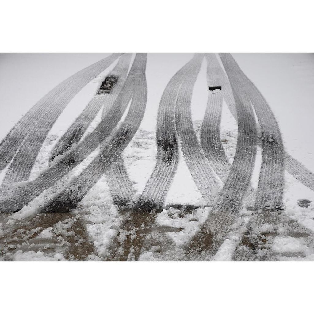 MarcMK's tweet photo. #wintertextures #snow #canada #nikond90 #graphic #photography #contemporaryart #pointeclaire #tiretracks #road #dri… https://t.co/lcNtW6XOua