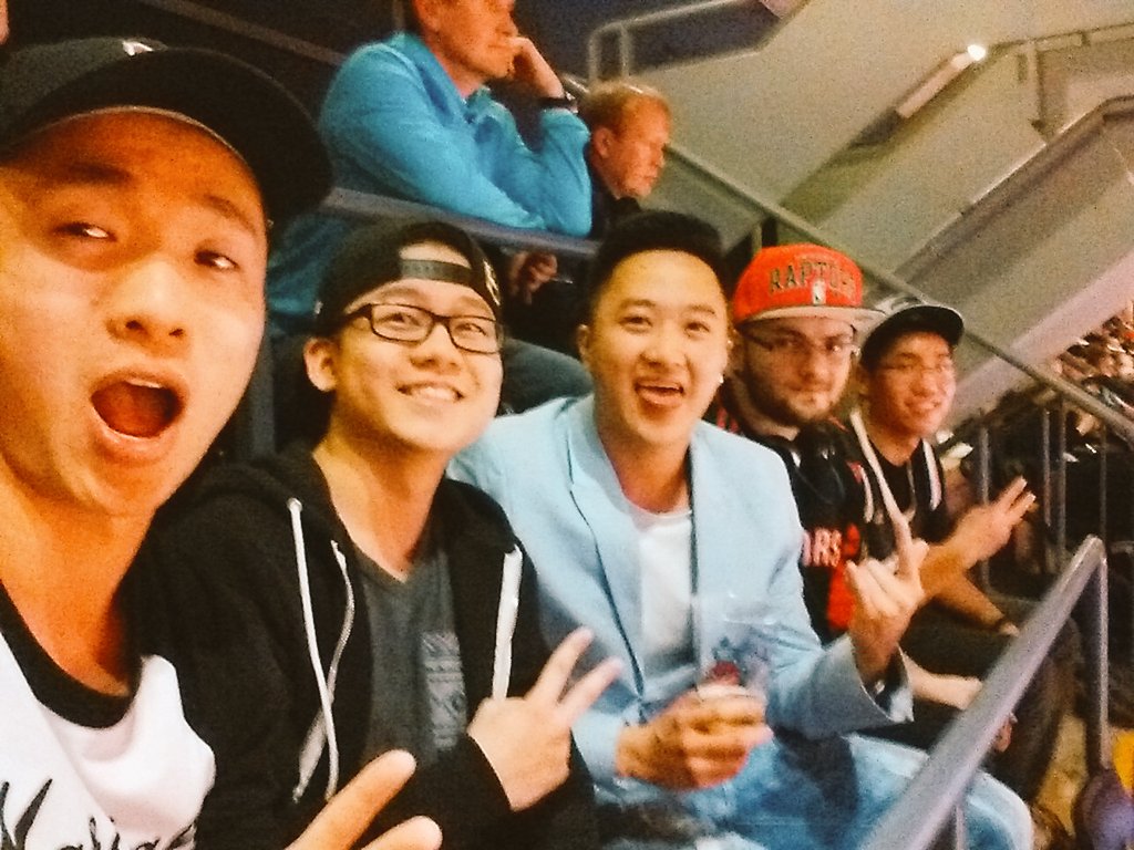 JonSoTan's tweet photo. @SunLifeCA #MoneyForLife #TheyDontWantUsToHaveCourtsideSeats #sunlifeDoes #AsianInvasion #chineseInThe6ix https://t.co/AjM9g3WYHd