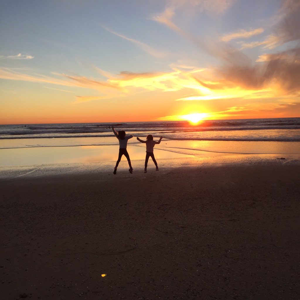 MayaLeClark's tweet photo. Here's to an amazing 2016! https://t.co/2L4tRlbo53