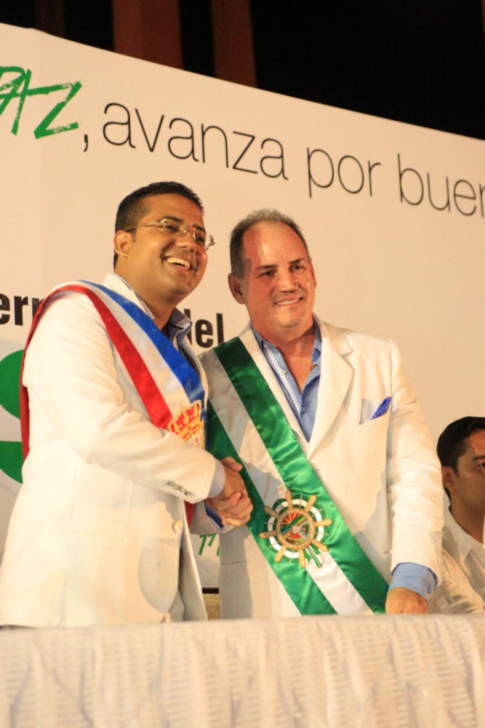 FrancoOvalle's tweet photo. Con Tuto Uhia Alcalde de Vpar,reafirmamos nuestro compromiso por Vpar en trabajar en equipo y articuladamente https://t.co/p5TRPCYO8P