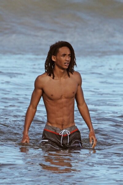 zairewtf's tweet photo. first Dip of the new year ... 🌊 https://t.co/EtaQUD3f9D