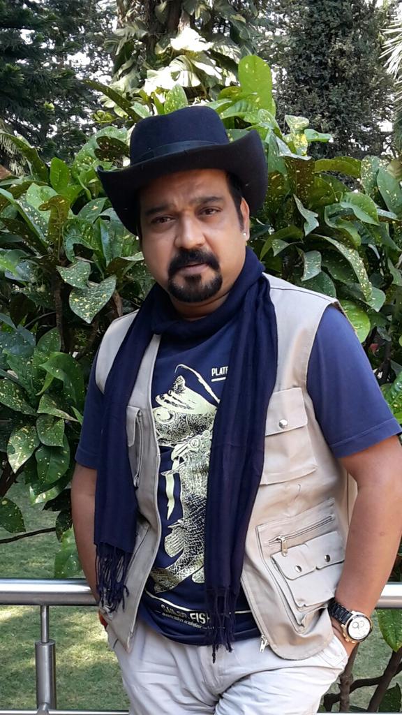 Loksa9999's tweet photo. Watch me in Savdhan India as bad Director.@Jawani Injection@Maharashtra fight back@2nd Jan 2016@ 7pm at Life ok https://t.co/jbMlJzyWdN