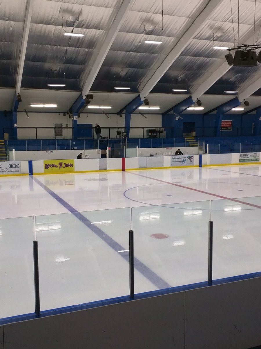 <a href="/AbbyPilots/">The Abbotsford Pilots</a> defeated the <a href="/deltaicehawks/">Delta Ice Hawks</a> next up,  #PJHLSteelers &amp; @R_Sockeyes warm up next! RT if you are here!