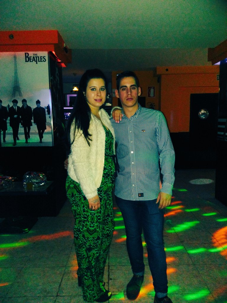 Ali_Lopez_'s tweet photo. Empezando el 2016 😁😍
Feliz año nuevo 😘 https://t.co/ved9pFVZDB