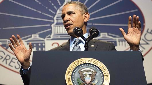 CNBC's tweet photo. Mandatory voting could be a good idea, said President Obama #MostRTed2015 https://t.co/L9qUwtr1dG https://t.co/YM8ENY4ab1