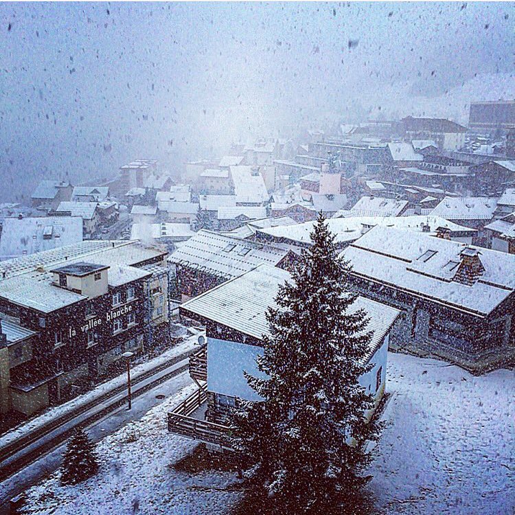 alpedhuez's tweet image. 🔴[Live] La neige arrive !! ❄️

——

🔴[Live] Snow is coming !! ❄️