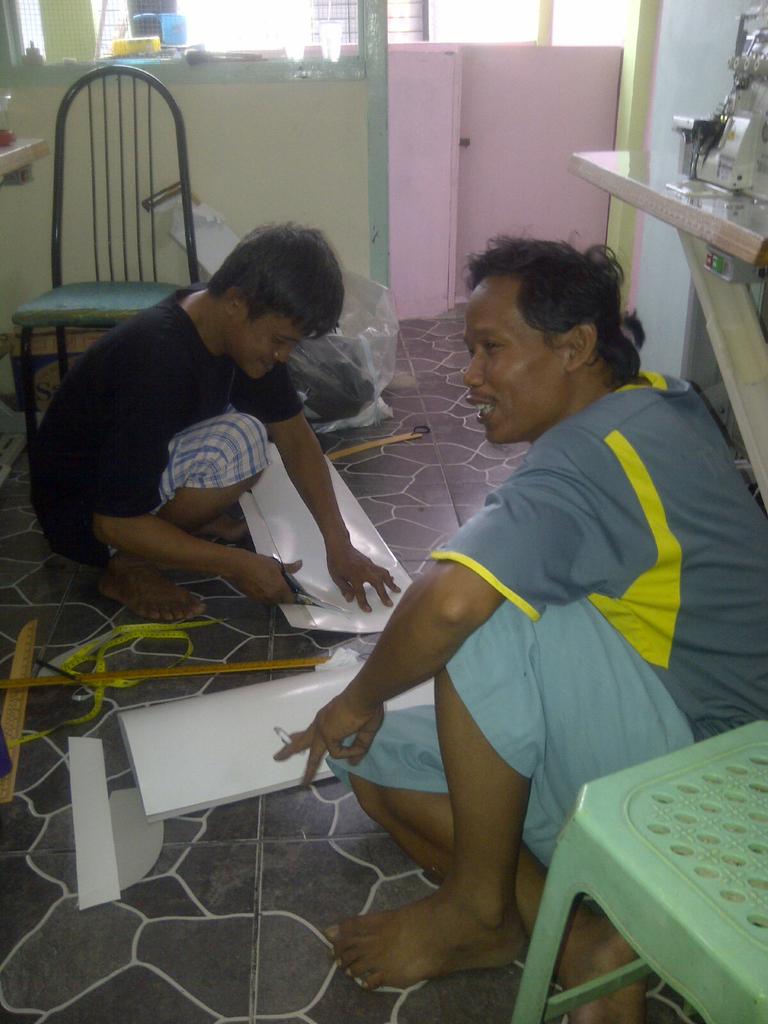 TERIMA JASA PEMBUATAN/VENDOR KAOS, SWEATER, SERAGAM ,DLL.
INFO: 
SMS/WA:  085920199296
LINE:  WDTR
BBM:  5AECBDCD