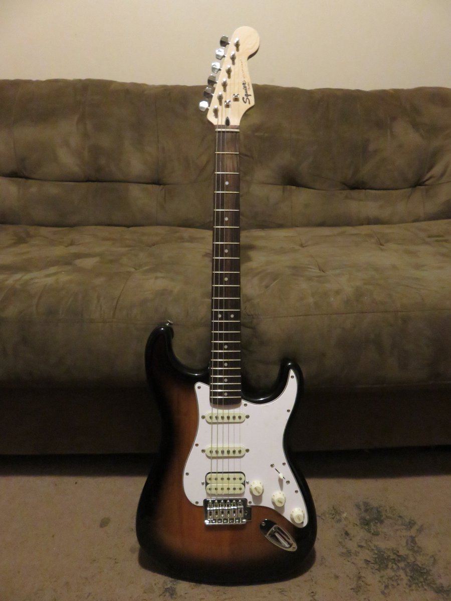 ViewsfromShoes's tweet photo. -- This was the only curvy body I got close to on New Year's Eve. 
#squierfender #squier #fender #stratocaster https://t.co/2AjYgMa9Pn