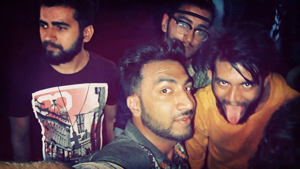 FabHacks's tweet photo. iamhemanttiwari : https://t.co/LX95LgIuET #martingarrix #sunburn2015 #goa #Goa_Dham #goadiaries #vagator #crazy #f… https://t.co/QrjQQDv857