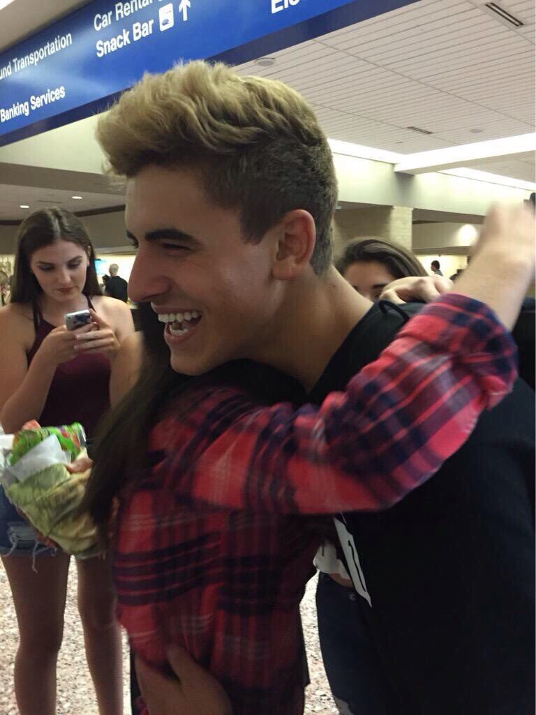 showheon's tweet photo. o sorriso do desgraçado #askmagcult https://t.co/3xXYb5eDIP