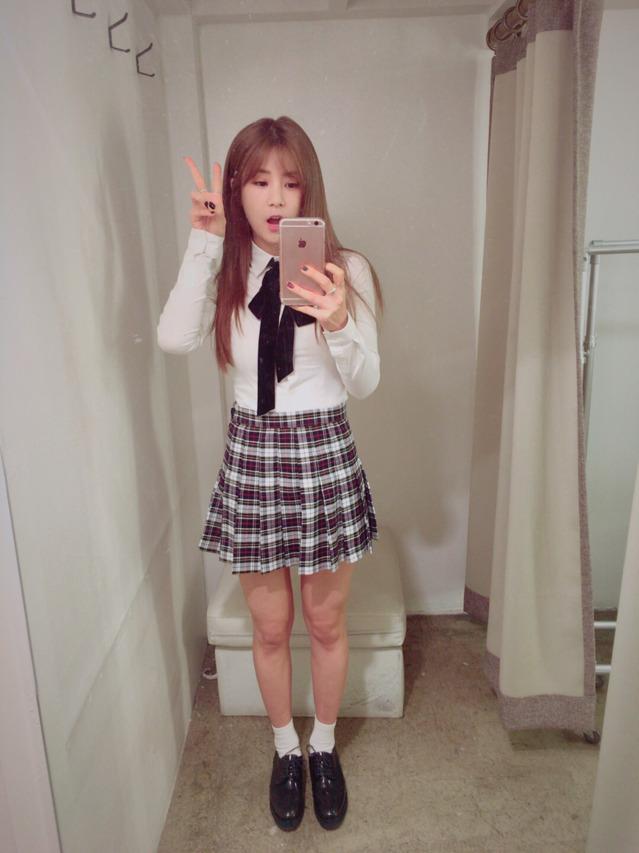 Apinktown's tweet photo. 160102 #Chorong Daum Cafe update: [이따봐용] https://t.co/kRH3NUBXWv https://t.co/R3XlG7cINs